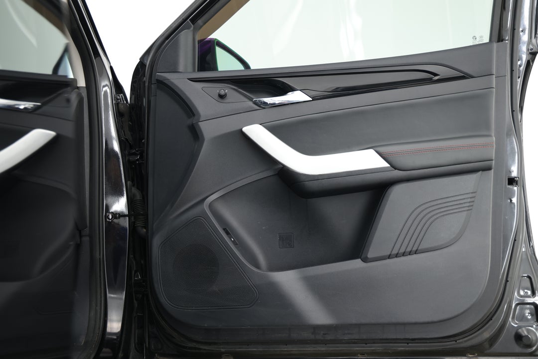 2023 LDV T60 Max Pro (4x4), Automatic, 52902 km, Speaker View