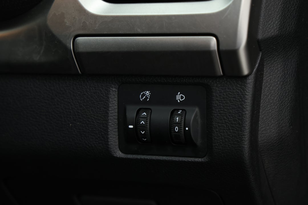 2023 LDV T60 Max Pro (4x4), Automatic, 52902 km, Utility Switches/Buttons