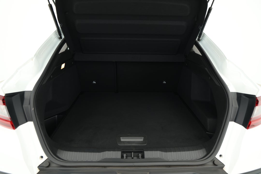 2022 Renault Arkana Intens, Automatic, 42518 km, Boot Inside View