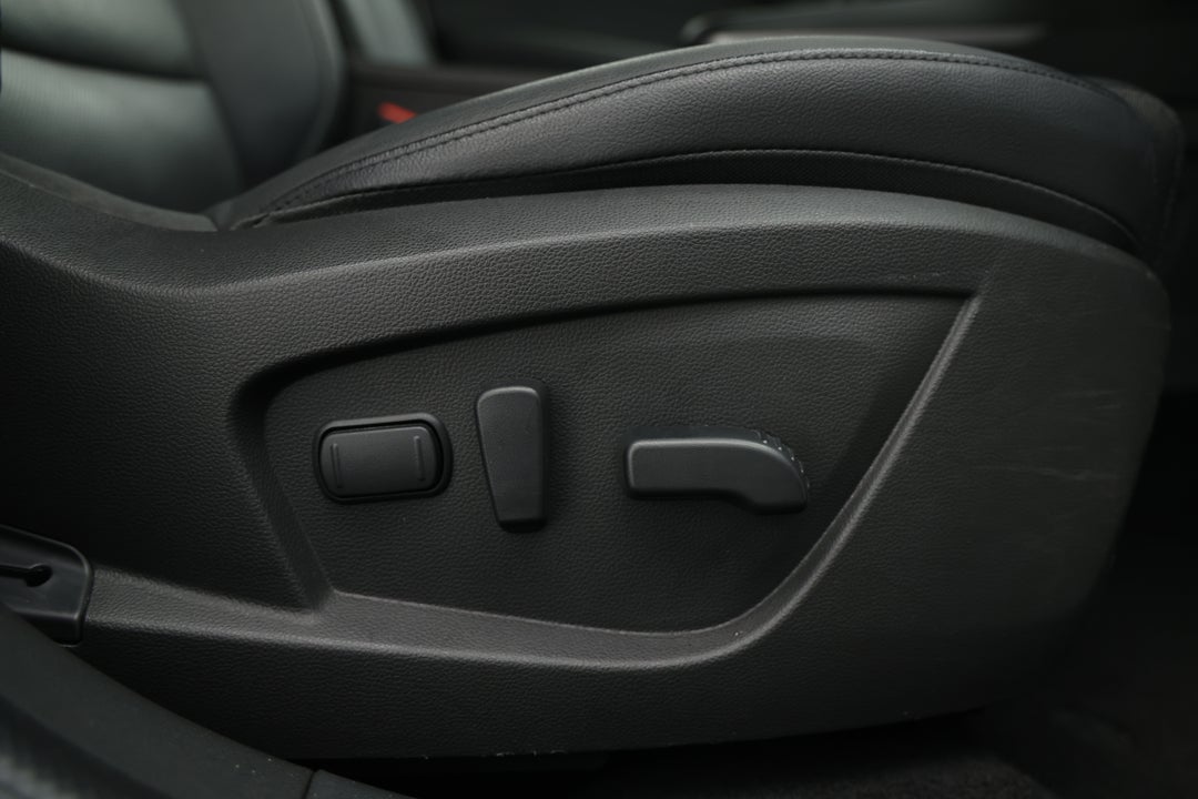 2022 Renault Arkana Intens, Automatic, 42518 km, Drivers Side Adjustment Panel