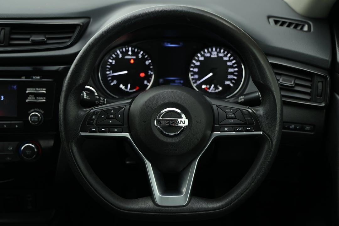 2017 Nissan X-trail St (FWD), Automatic, 134407 km, Steering Wheel Close-up