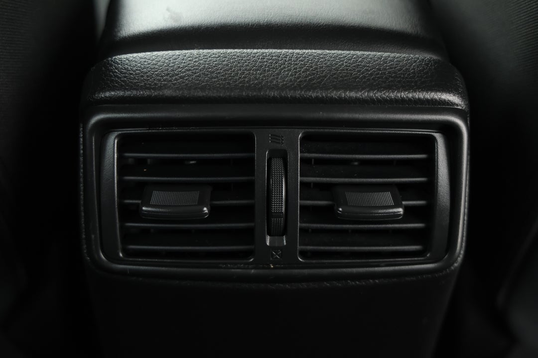 2017 Nissan X-trail St (FWD), Automatic, 134407 km, Rear A/C Vent