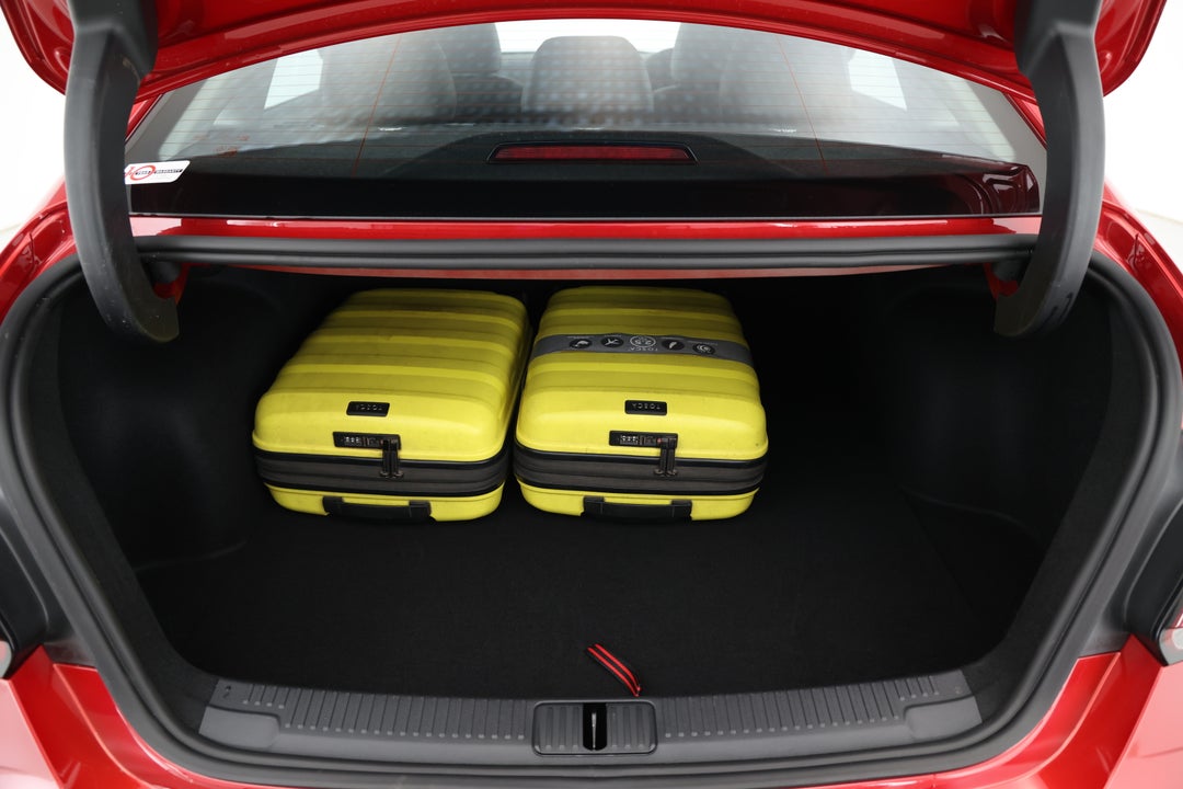 2024 MG Mg5 Vibe, Automatic, 6760 km, Boot Inside View with Luggage