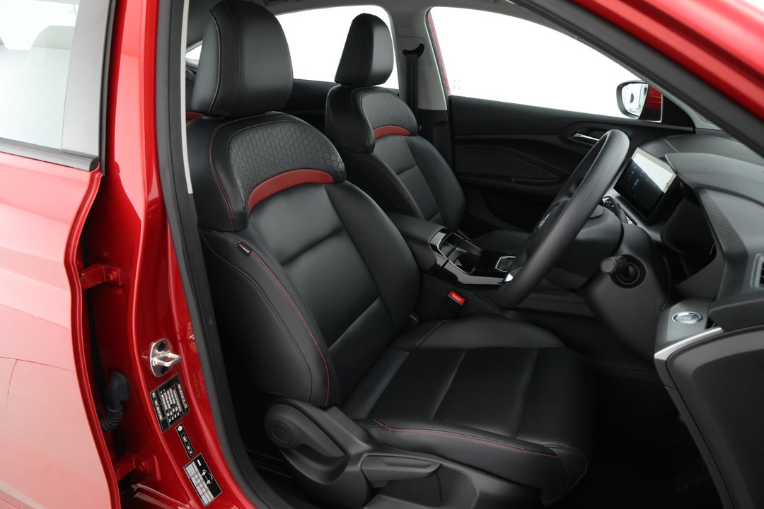 2024 MG Mg5 Vibe, Automatic, 6760 km, Right Side Front Door Cabin View