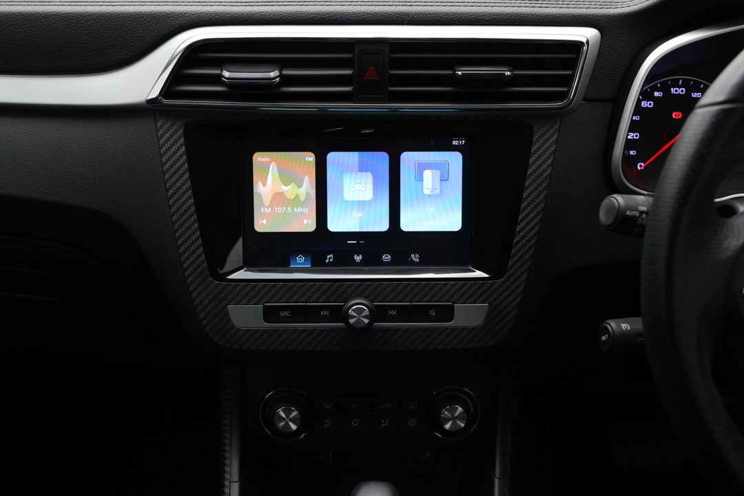2022 MG ZS Excite, Automatic, 28191 km, Center Console
