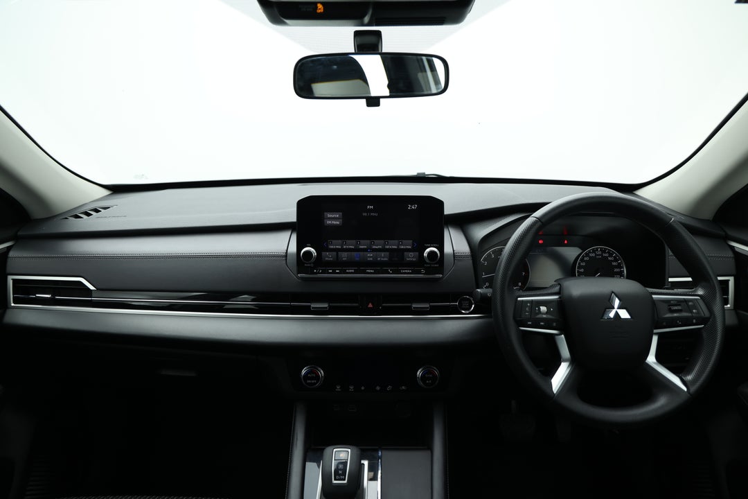 2024 Mitsubishi Outlander Es 5 Seat (2WD), Automatic, 51987 km, Dashboard View