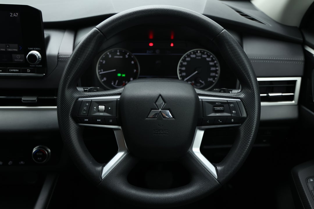 2024 Mitsubishi Outlander Es 5 Seat (2WD), Automatic, 51987 km, Steering Wheel Close-up