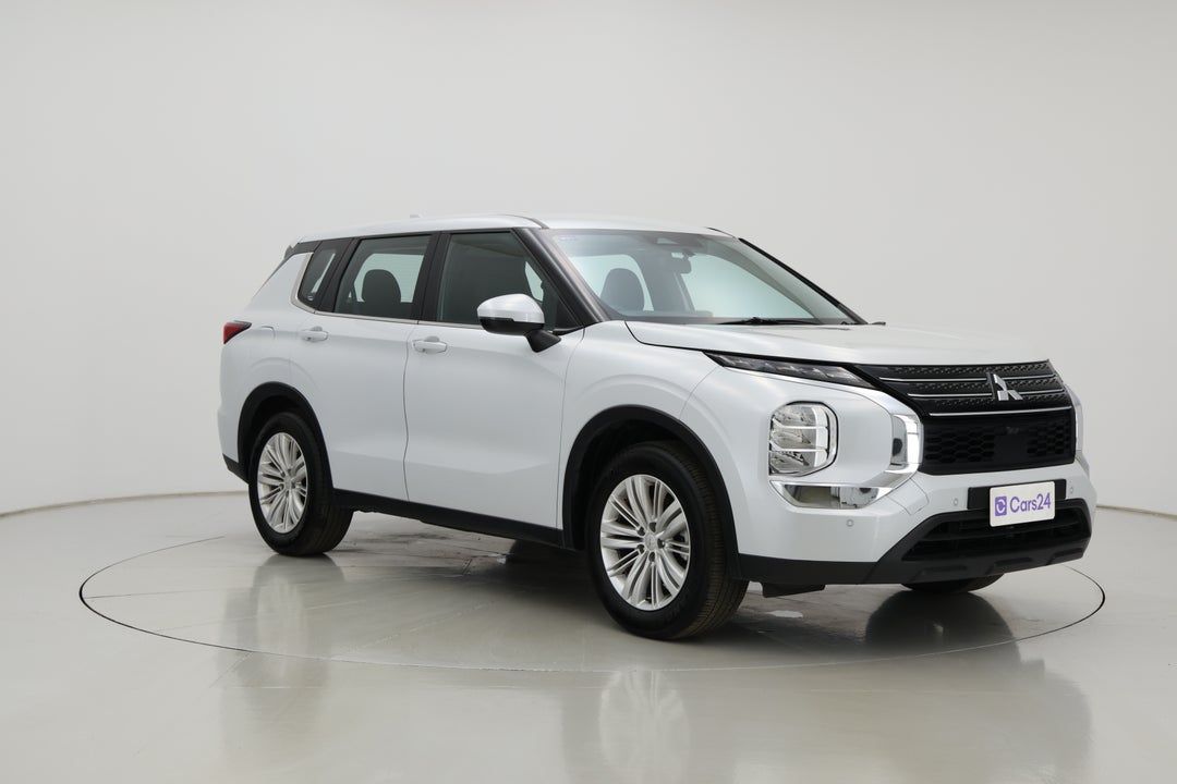 2024 Mitsubishi Outlander Es 5 Seat (2WD), Automatic, 51987 km, Right Front Diagonal (45- Degree) View