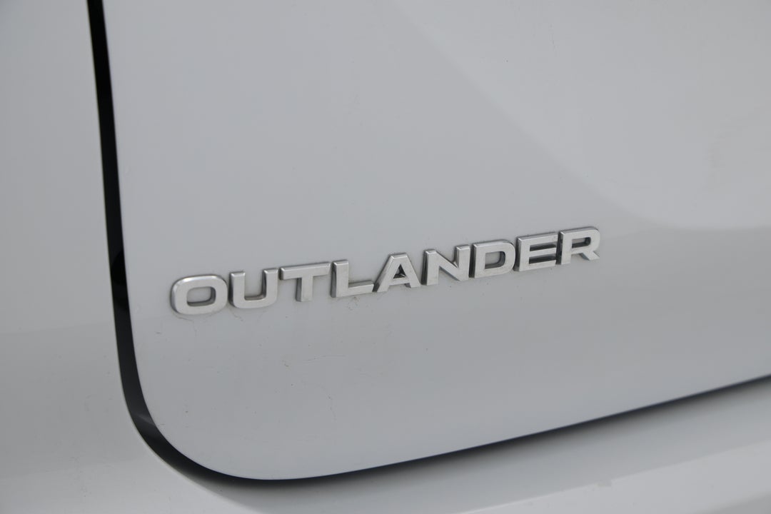 2024 Mitsubishi Outlander Es 5 Seat (2WD), Automatic, 51987 km, Badge (Boot Left Side)