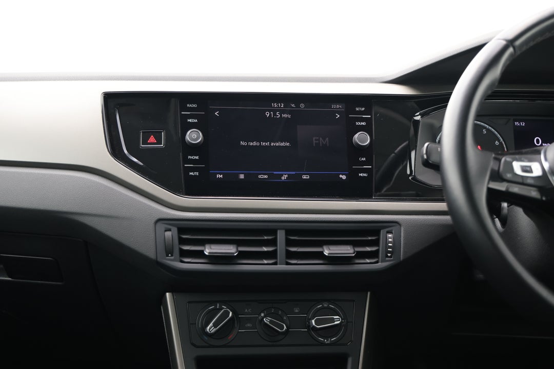 2020 Volkswagen Polo 85tsi Comfortline, Manual, 38136 km, Center Console
