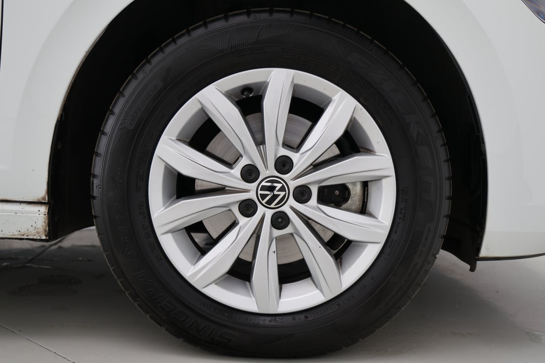 2020 Volkswagen Polo 85tsi Comfortline, Manual, 38136 km, Right Front Wheel