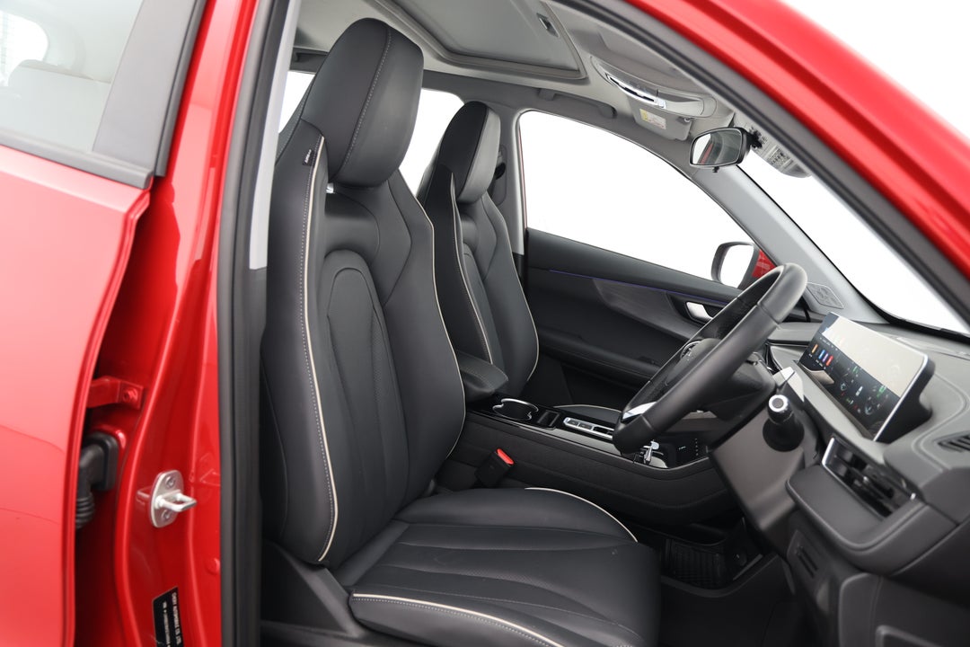 2025 Chery Tiggo 4 Pro Ultimate, Automatic, 4986 km, Right Side Front Door Cabin View
