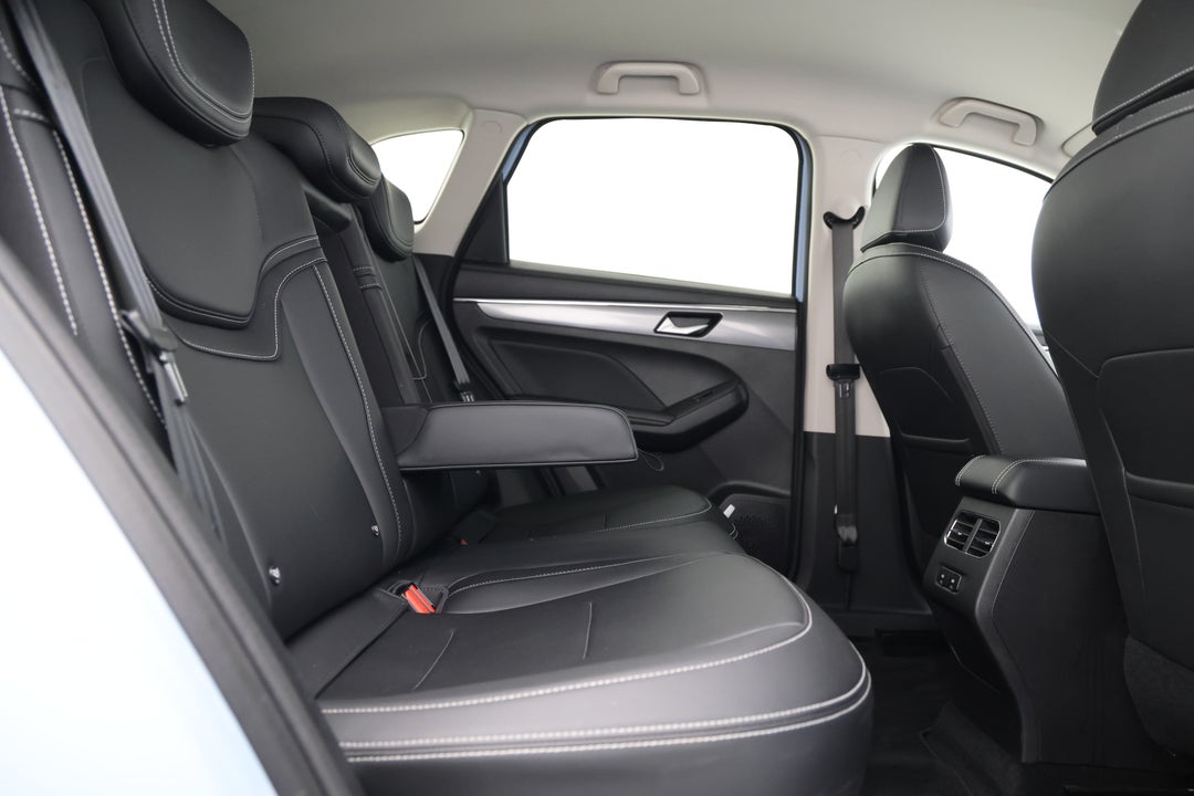 2023 GWM Haval Jolion Lux, Automatic, 35450 km, Right Side Rear Door Cabin View