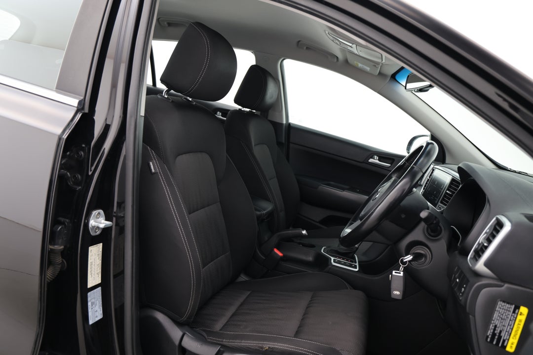 2019 Kia Sportage Si Premium (AWD), Automatic, 158071 km, Right Side Front Door Cabin View