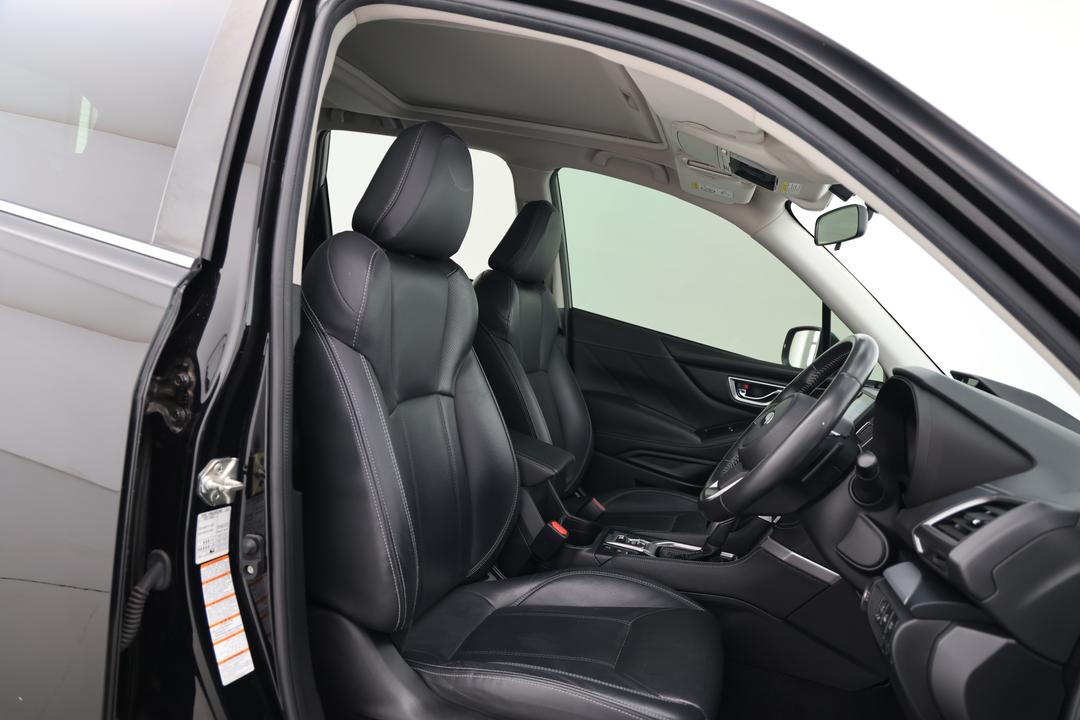 2019 Subaru Forester 2.5i-s (AWD), Automatic, 90818 km, Right Side Front Door Cabin View