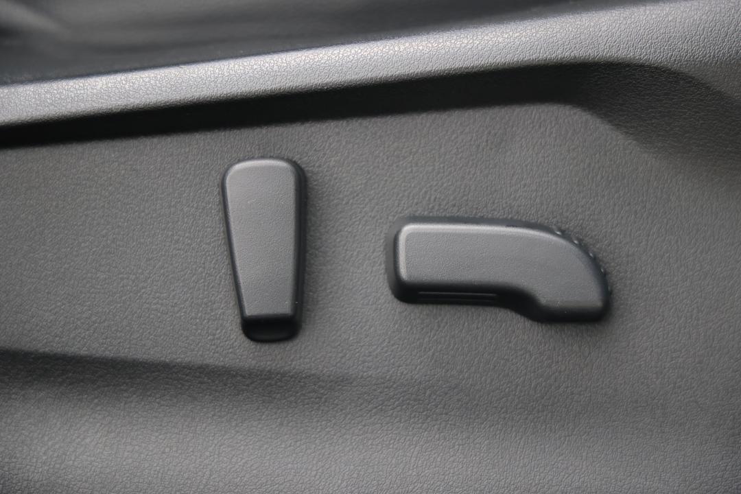 2019 Subaru Forester 2.5i-s (AWD), Automatic, 90818 km, Drivers Side Adjustment Panel