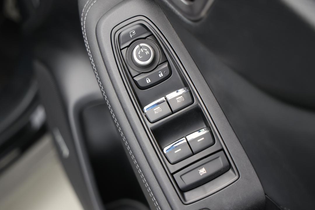 2019 Subaru Forester 2.5i-s (AWD), Automatic, 90818 km, Drivers Side Door Panel Controls