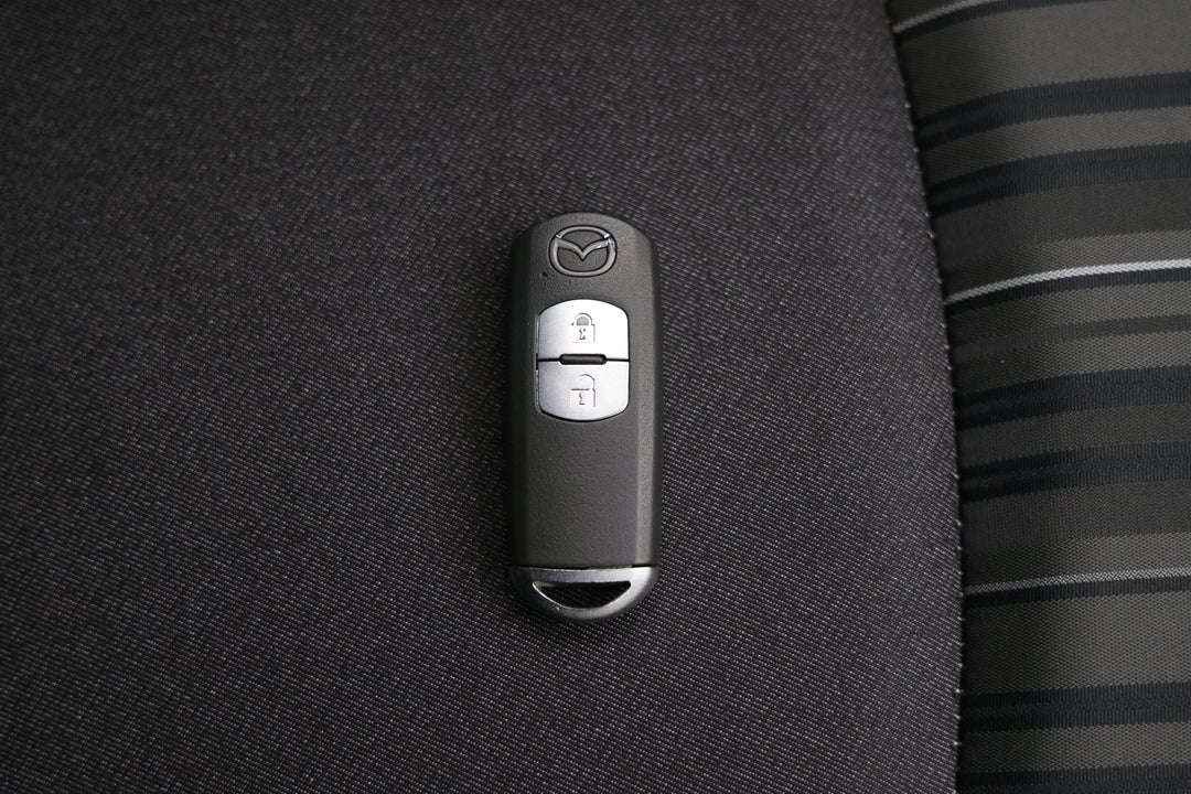 2017 Mazda 2 Neo, Automatic, 63064 km, Key Close-up