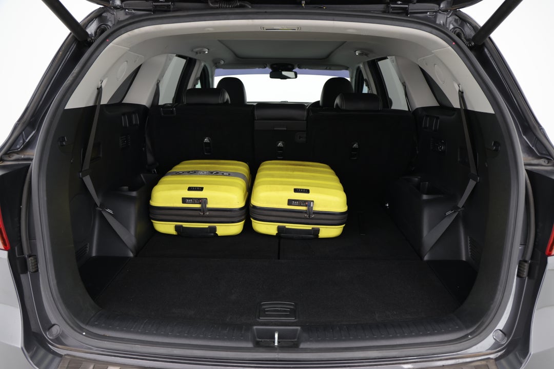 2017 Kia Sorento Gt-line (4x4), Automatic, 68831 km, Boot Inside View with Luggage