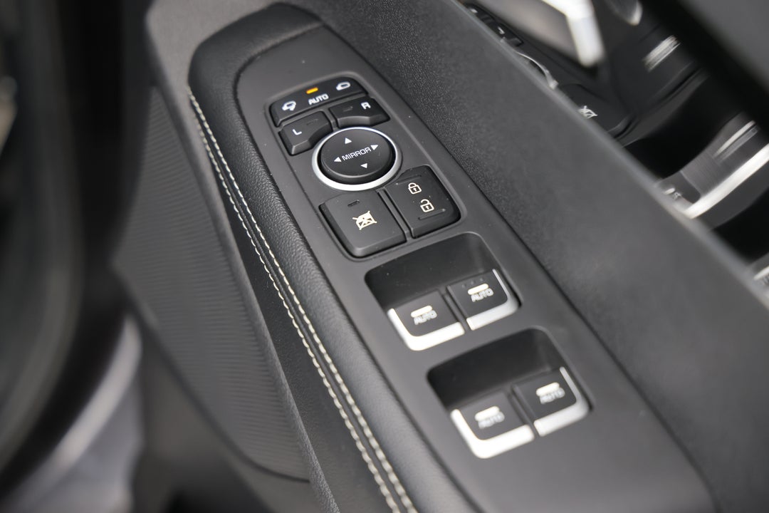 2017 Kia Sorento Gt-line (4x4), Automatic, 68831 km, Drivers Side Door Panel Controls