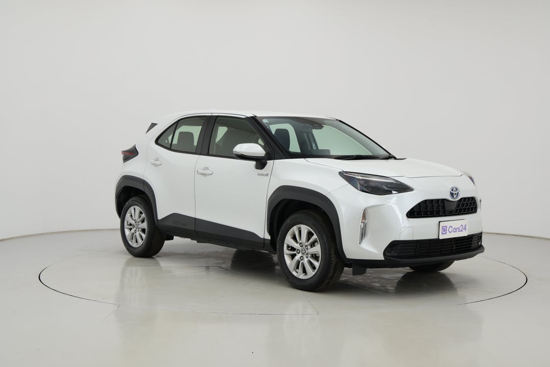 2023 Toyota Yaris Cross Gx Hybrid, Automatic, 56019 km, Right Front Diagonal (45- Degree) View