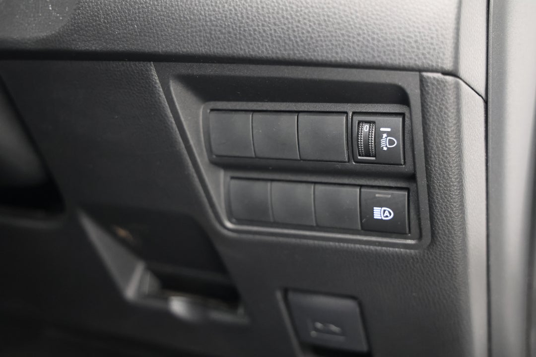2023 Toyota Yaris Cross Gx Hybrid, Automatic, 56019 km, Utility Switches/Buttons