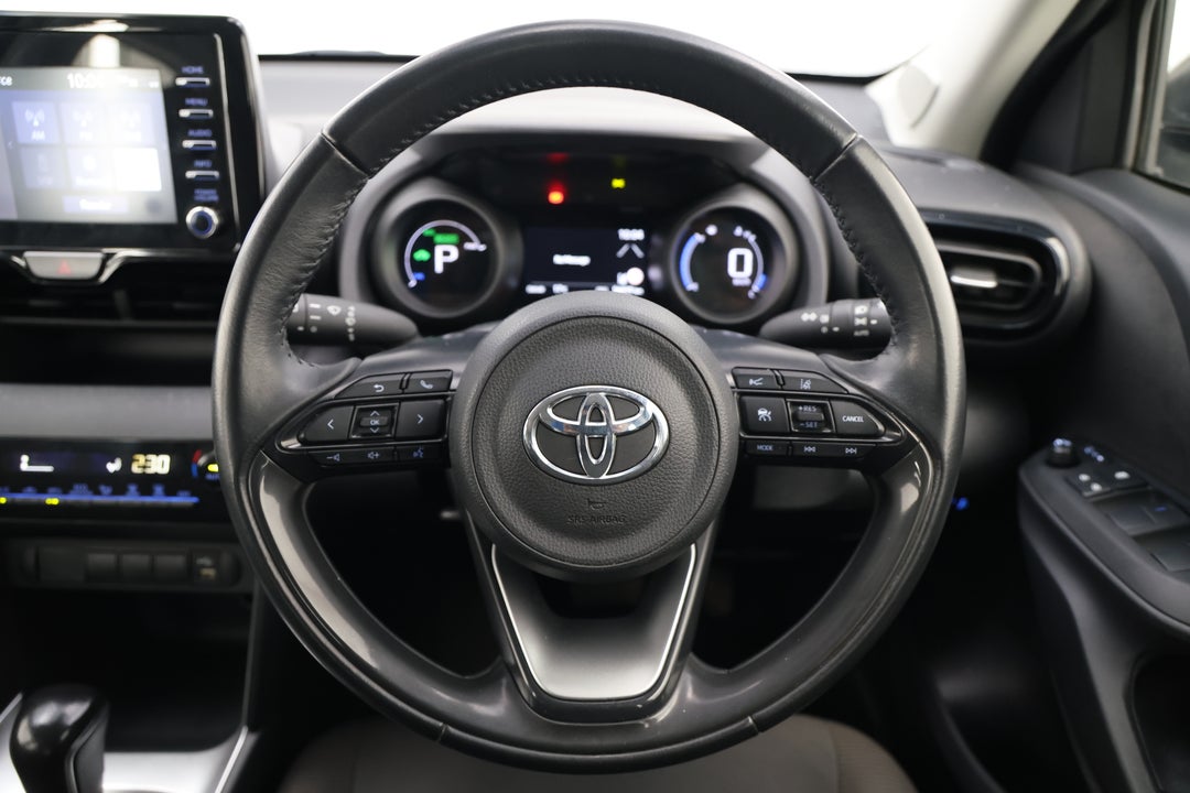 2023 Toyota Yaris Cross Gx Hybrid, Automatic, 56019 km, Steering Wheel Close-up