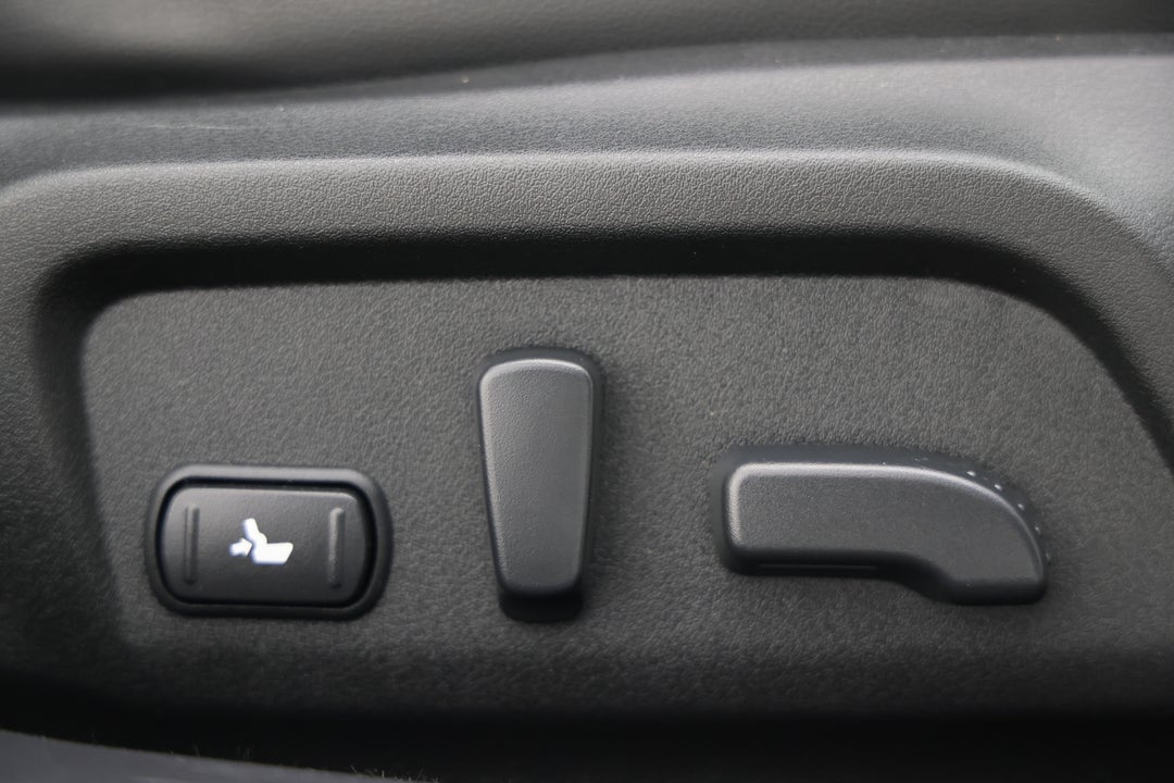 2015 Subaru Outback 3.6r Premium, Automatic, 148984 km, Drivers Side Adjustment Panel
