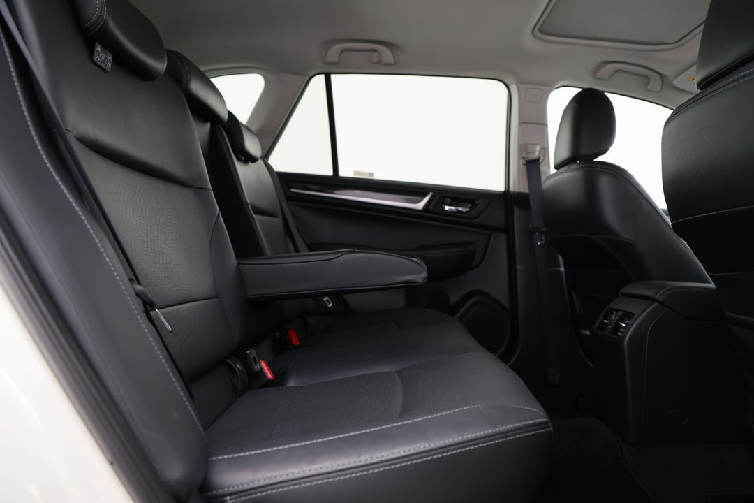 2015 Subaru Outback 3.6r Premium, Automatic, 148984 km, Right Side Rear Door Cabin View
