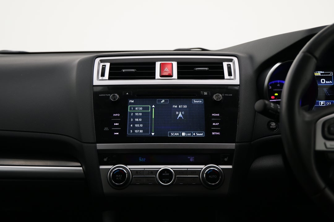 2015 Subaru Outback 3.6r Premium, Automatic, 148984 km, Center Console