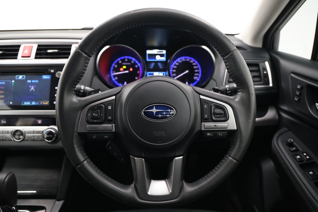 2015 Subaru Outback 3.6r Premium, Automatic, 148984 km, Steering Wheel Close-up