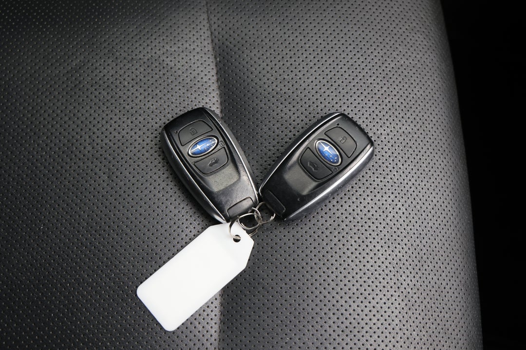 2015 Subaru Outback 3.6r Premium, Automatic, 148984 km, Key Close-up