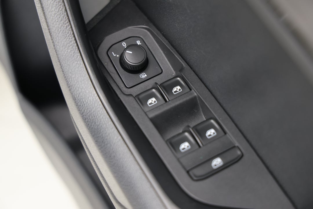 2021 SKODA Karoq 110tsi Nu, Automatic, 74874 km, Drivers Side Door Panel Controls