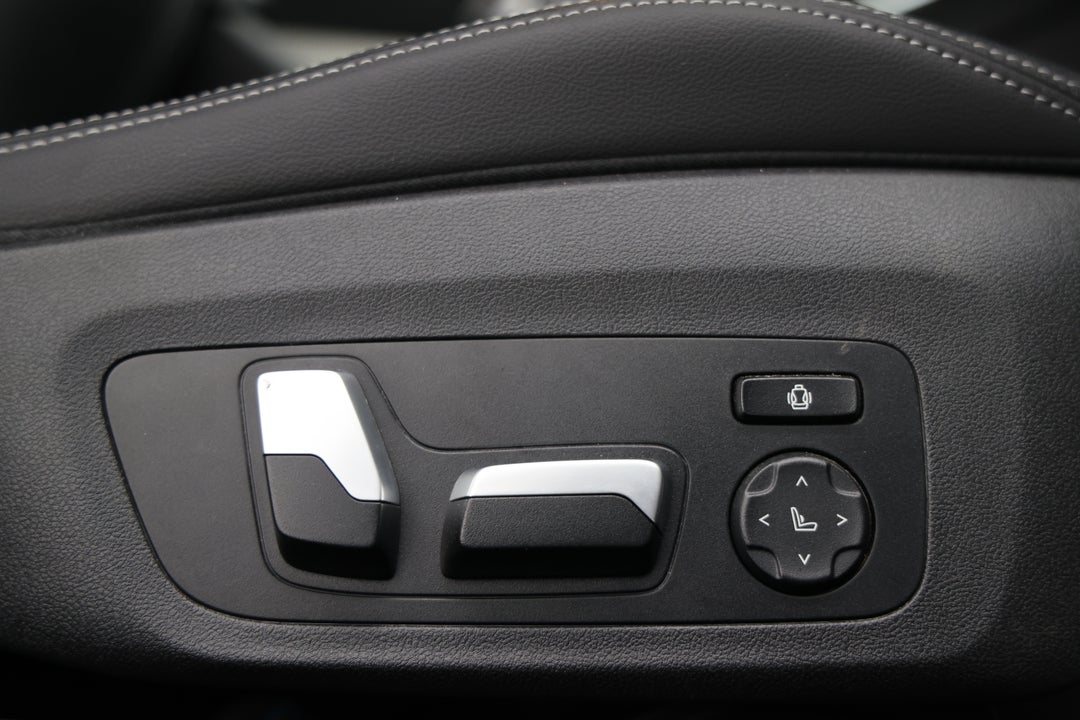 2020 BMW 3 20i M Sport, Automatic, 59682 km, Drivers Side Adjustment Panel