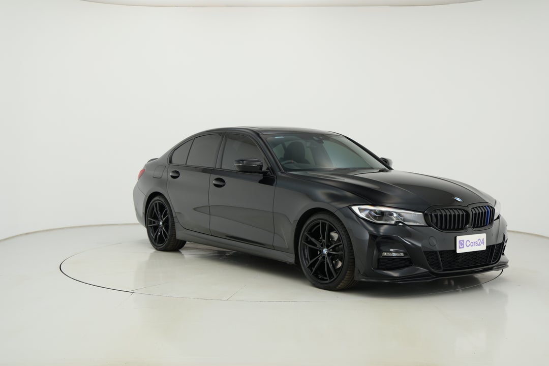 2020 BMW 3 20i M Sport, Automatic, 59682 km, Right Front Diagonal (45- Degree) View