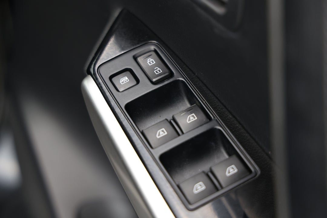 2022 Mitsubishi Pajero Sport Gls (4WD) 7 Seat, Automatic, 47046 km, Drivers Side Door Panel Controls