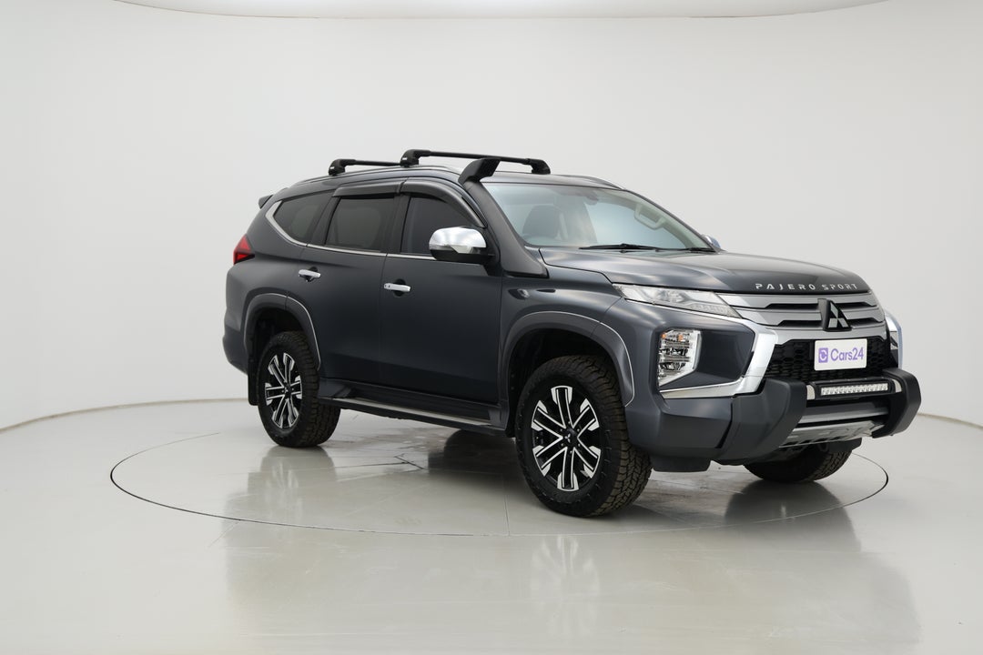 2022 Mitsubishi Pajero Sport Gls (4WD) 7 Seat, Automatic, 47046 km, Right Front Diagonal (45- Degree) View
