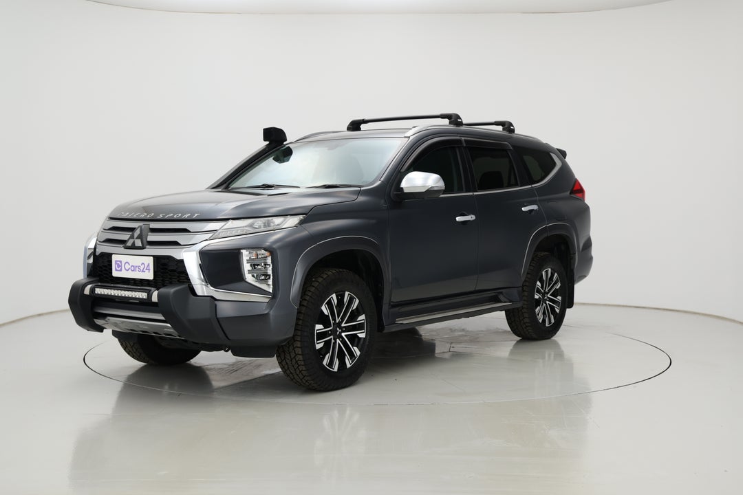 2022 Mitsubishi Pajero Sport Gls (4WD) 7 Seat, Automatic, 47046 km, Left Front Diagonal (45- Degree) View