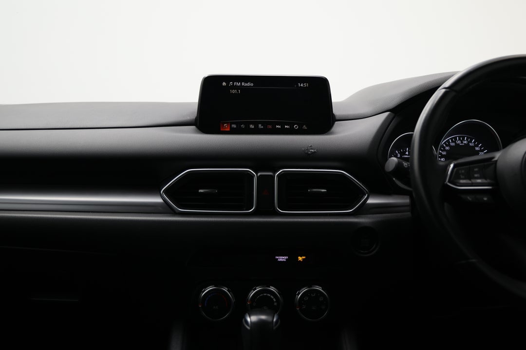 2017 Mazda CX-5 Maxx (4x2), Automatic, 121215 km, Center Console