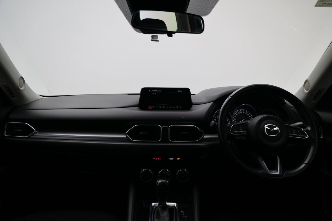 2017 Mazda CX-5 Maxx (4x2), Automatic, 121215 km, Dashboard View