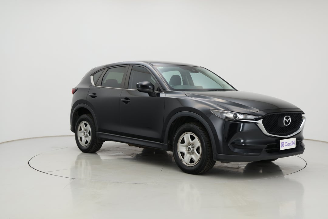 2017 Mazda CX-5 Maxx (4x2), Automatic, 121215 km, Right Front Diagonal (45- Degree) View