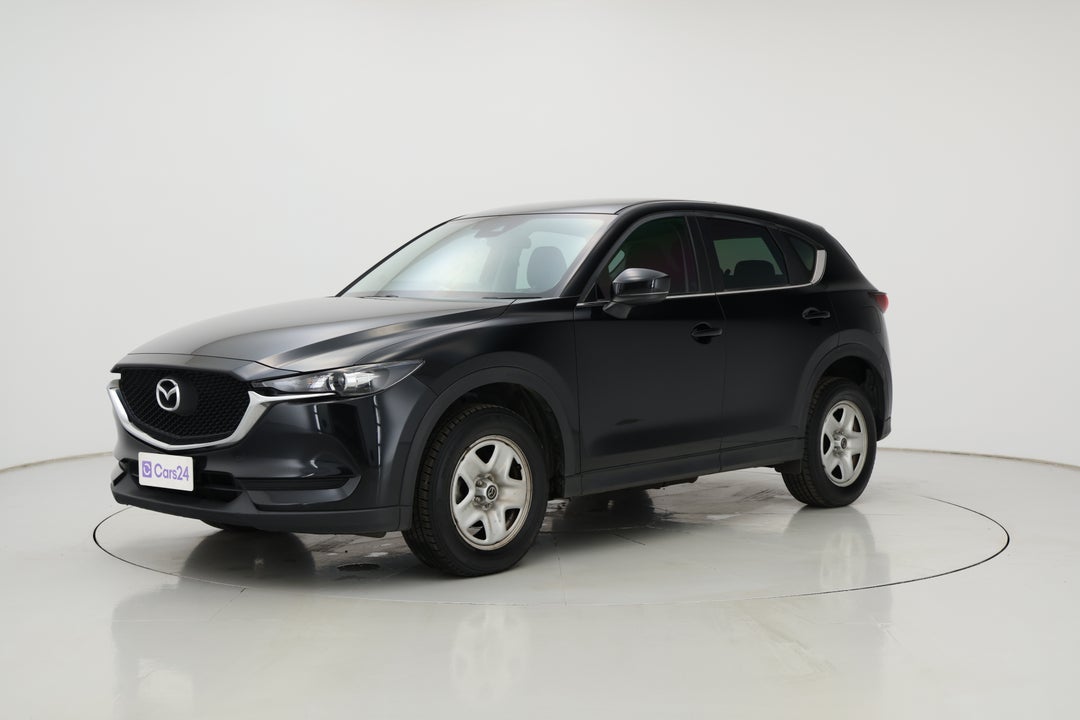 2017 Mazda CX-5 Maxx (4x2), Automatic, 121215 km, Left Front Diagonal (45- Degree) View