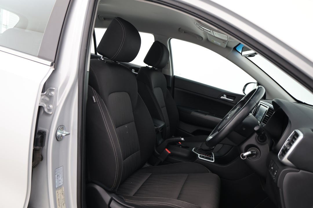 2020 Kia Sportage S (FWD), Automatic, 78730 km, Right Side Front Door Cabin View