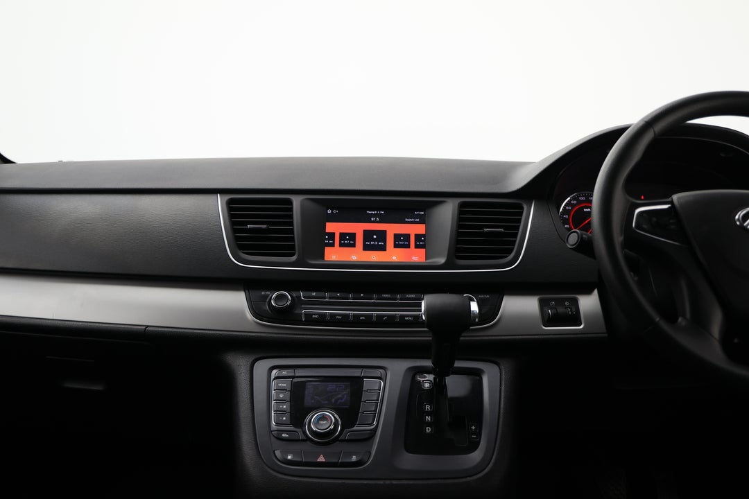 2020 LDV G10 Barn Door, Automatic, 45898 km, Center Console