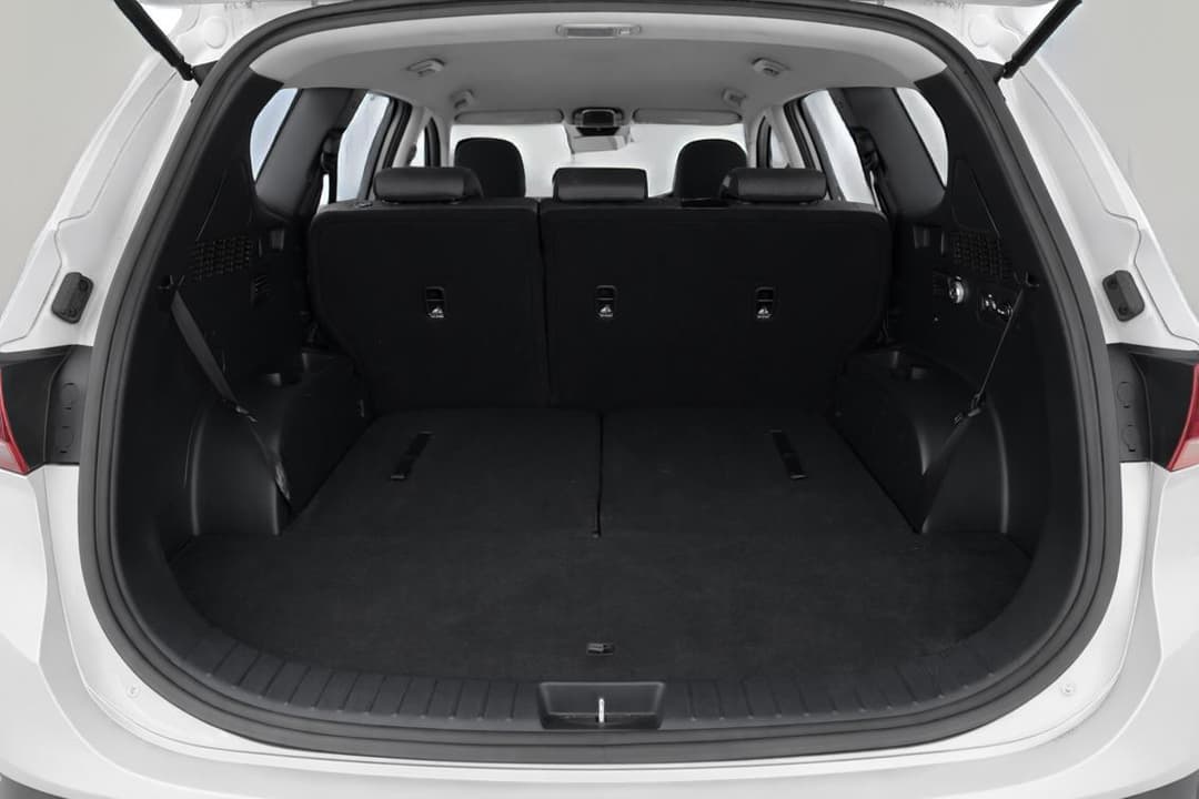 2022 Hyundai Santa Fe Mpi (2WD), Automatic, 70000 km, Boot Inside View