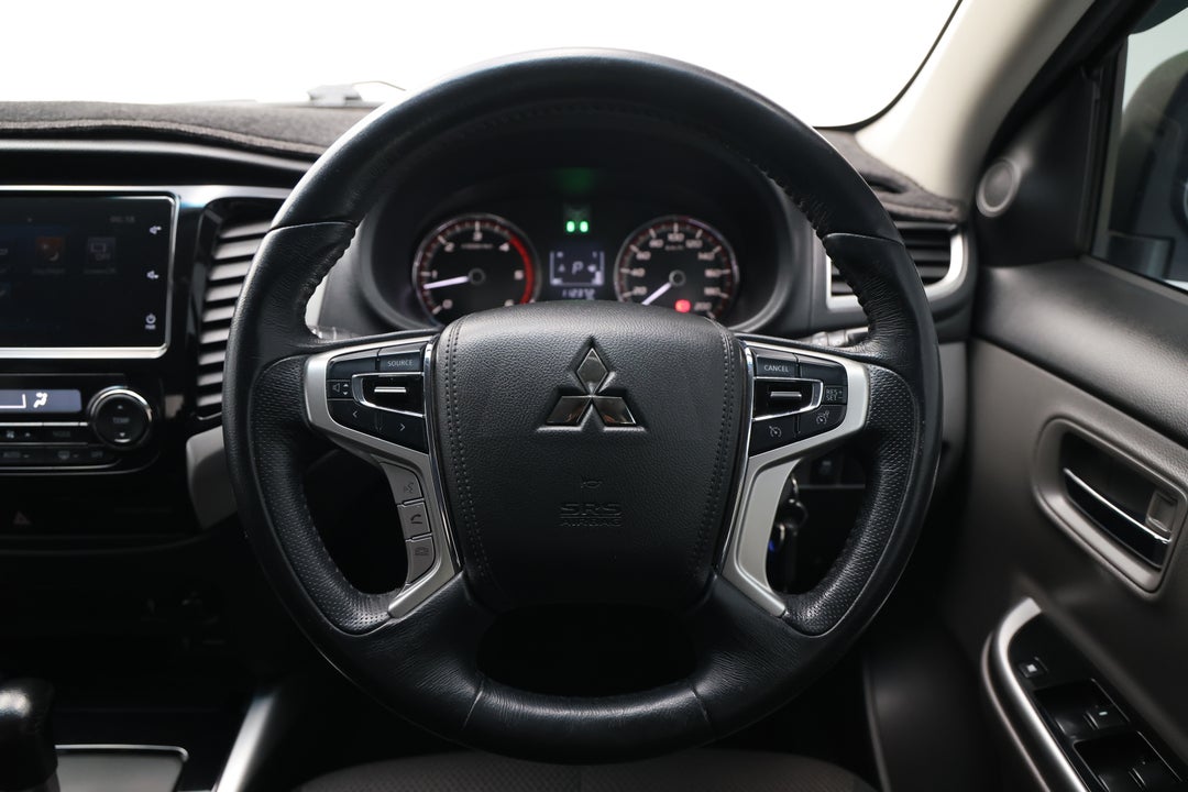 2018 Mitsubishi Triton Gls (4x4), Automatic, 112372 km, Steering Wheel Close-up