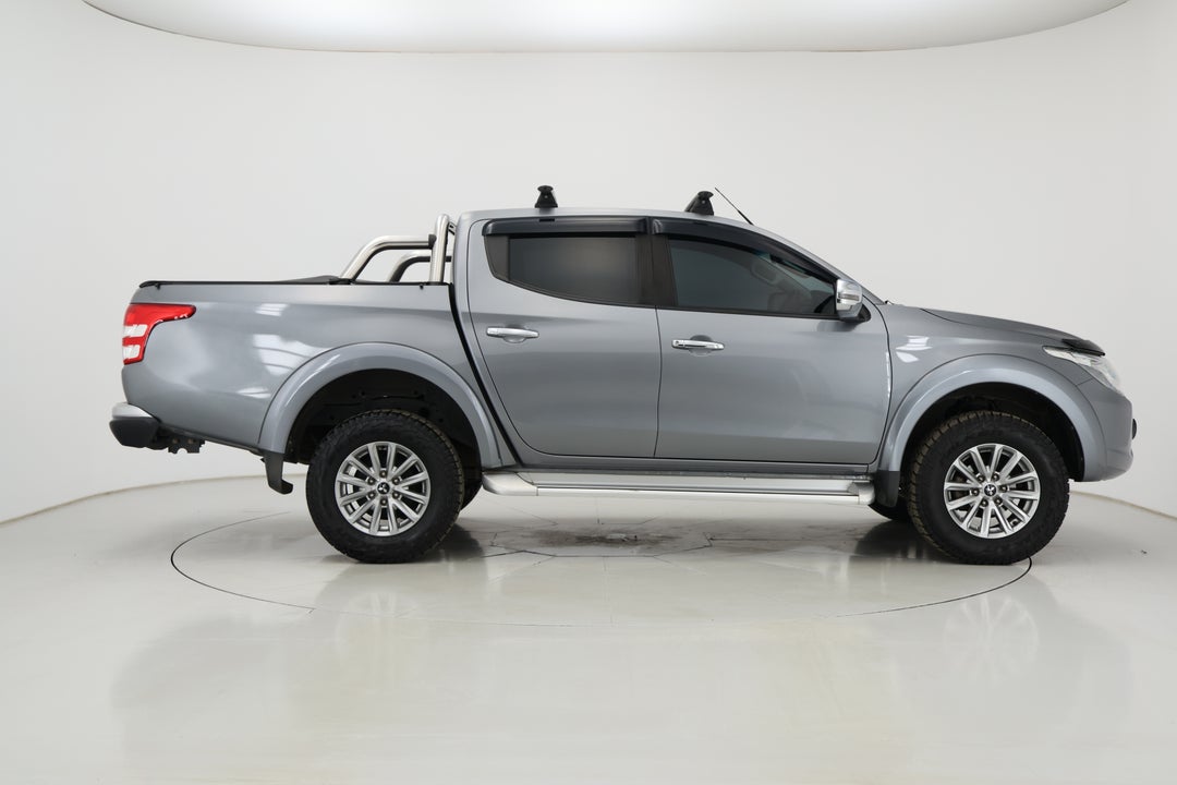 2018 Mitsubishi Triton Gls (4x4), Automatic, 112372 km, Right Side View