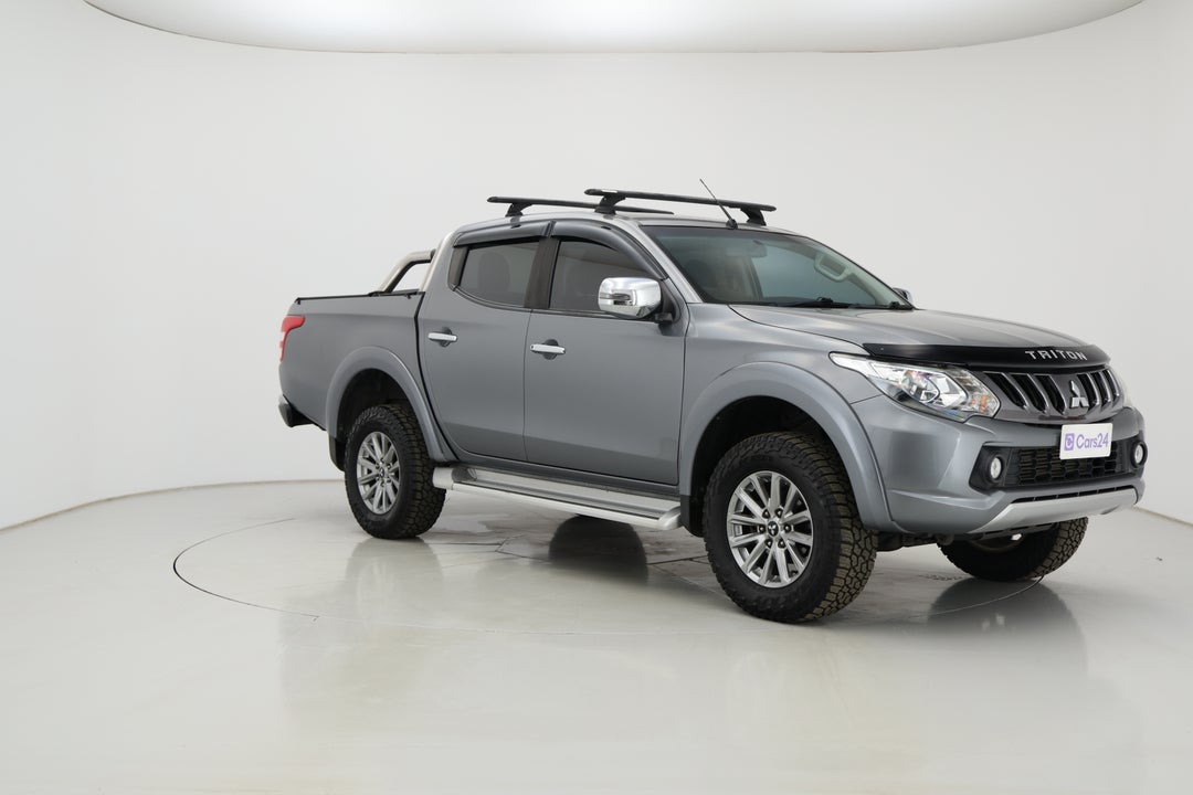 2018 Mitsubishi Triton Gls (4x4), Automatic, 112372 km, Right Front Diagonal (45- Degree) View