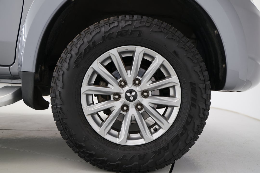 2018 Mitsubishi Triton Gls (4x4), Automatic, 112372 km, Right Front Wheel