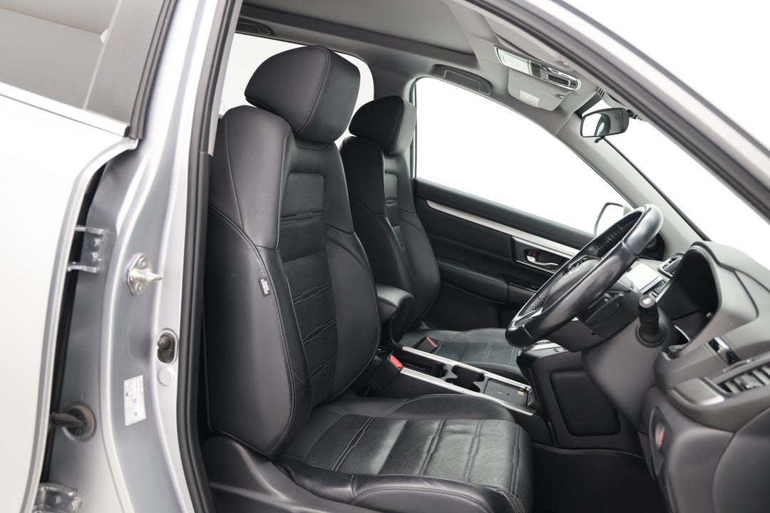 2020 Honda CR-V Vti L7 (2WD) 7 Seats, Automatic, 43715 km, Right Side Front Door Cabin View
